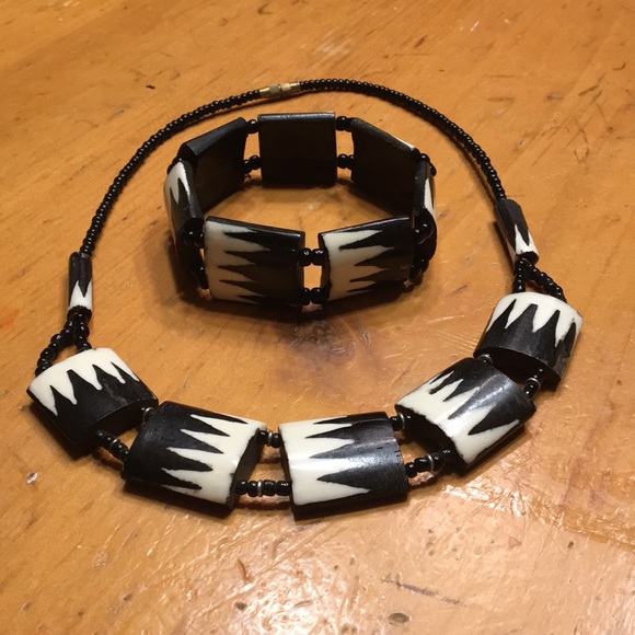 Jewelry - 3/$12 Necklace & Bracelet Set